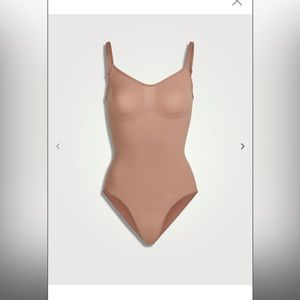 NWT SKIMS Sculpting Bodysuit With Snaps: SIENNA